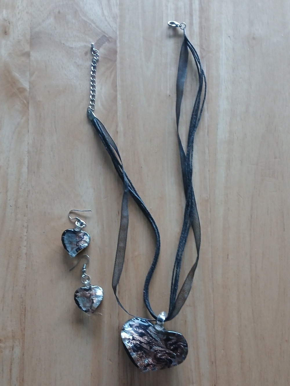 Heart Pendant Necklace and Earring Set - Black Iridescent